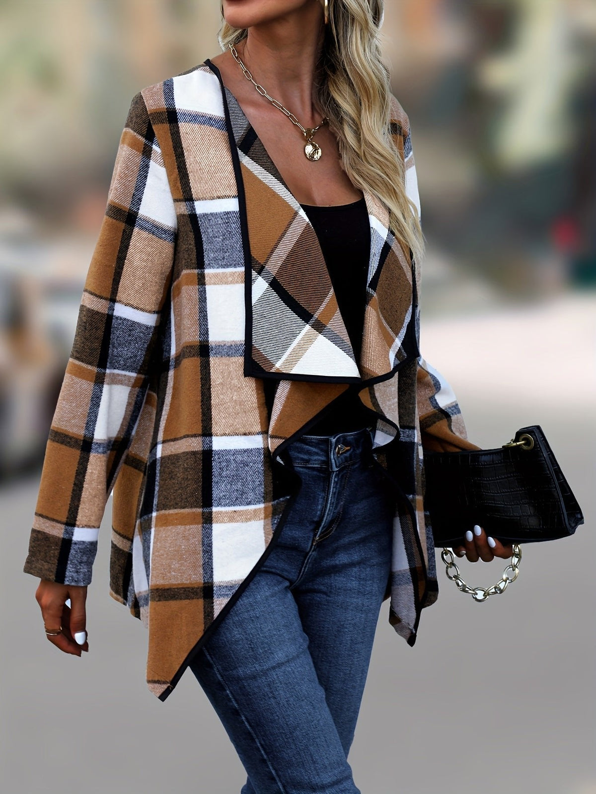 Veste Drapée Femme Tartan Camel & Marine – Coupe Élégante Drapée | Julia Lumberjack Chic