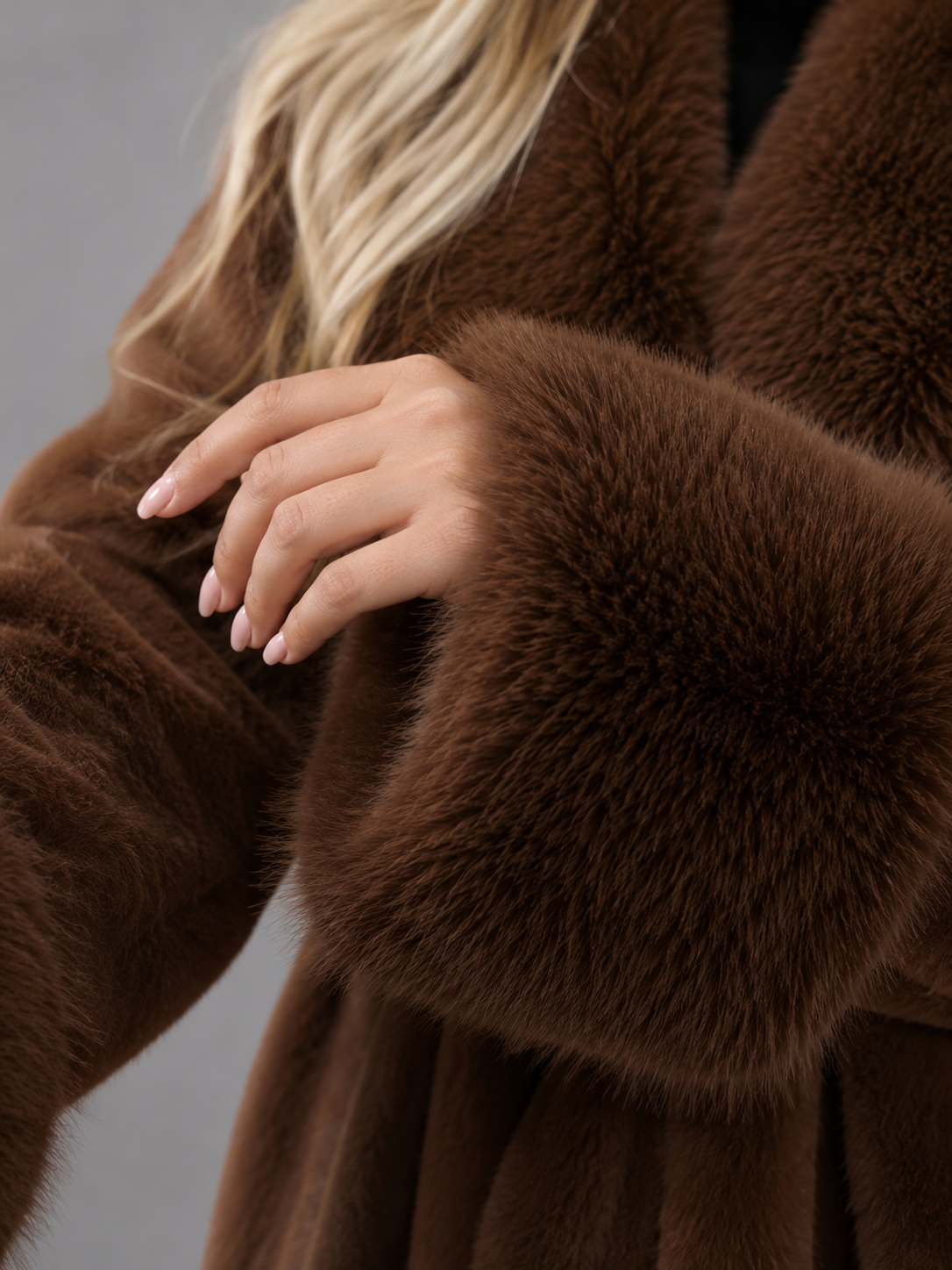 Manteau Femme Col Fourrure Ceinturé – Coupe Longue Élégante | Chic & Chaleureux Hiver