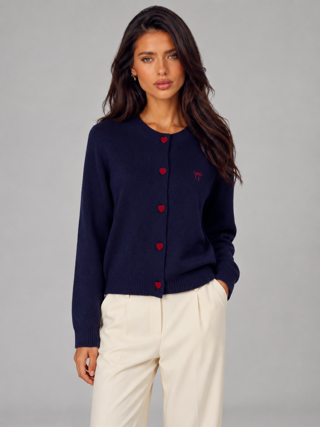 Cardigan Femme Col Rond Boutons Cœur – Broderie Nœud | Douceur & Charme