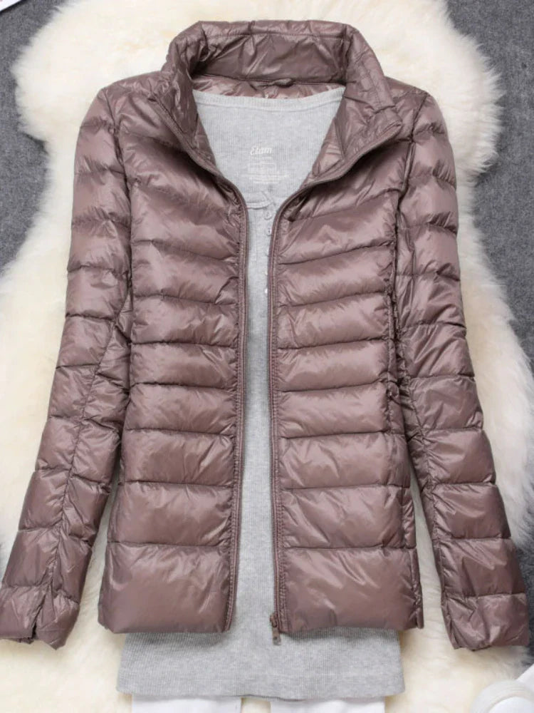 Doudoune Femme Ultra-Légère Capuche – Rembourrage Duvet Fermeture Zippée | Chaleur & Praticité