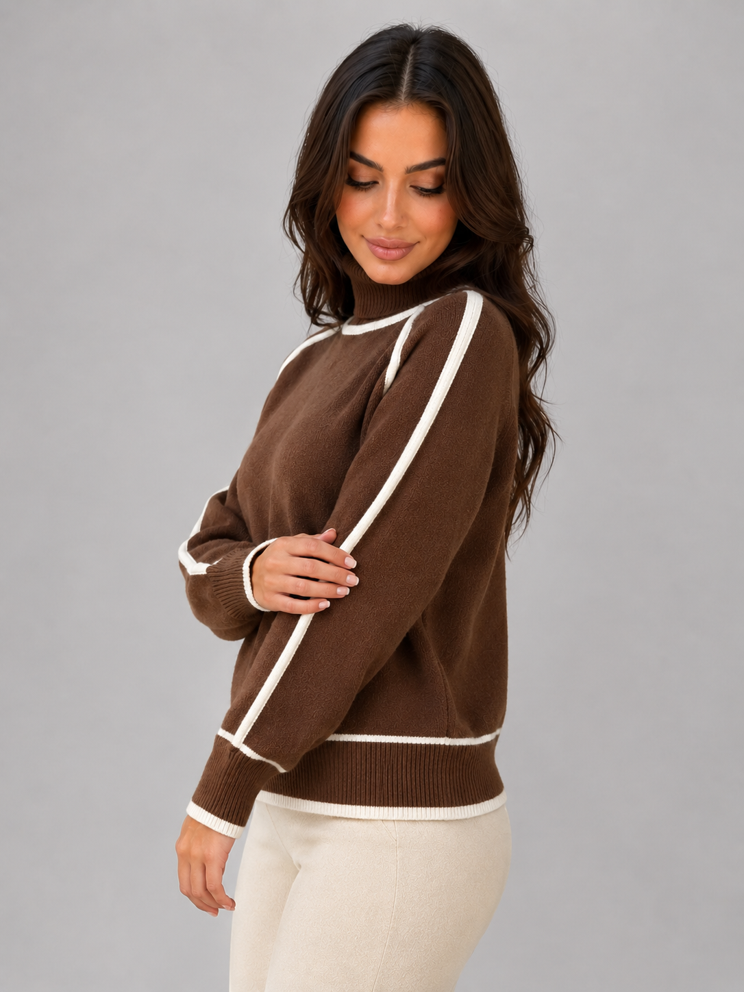 Pull Femme Col Roulé Lisérés Contrastés – Manches Longues Maille Douce | Élégance Hivernale