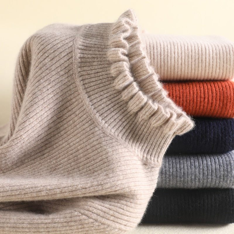 Pull Col Montant Femme Maille Côtelée à Volants – Coupe Ajustée Manches Longues | Élégance d'Hiver
