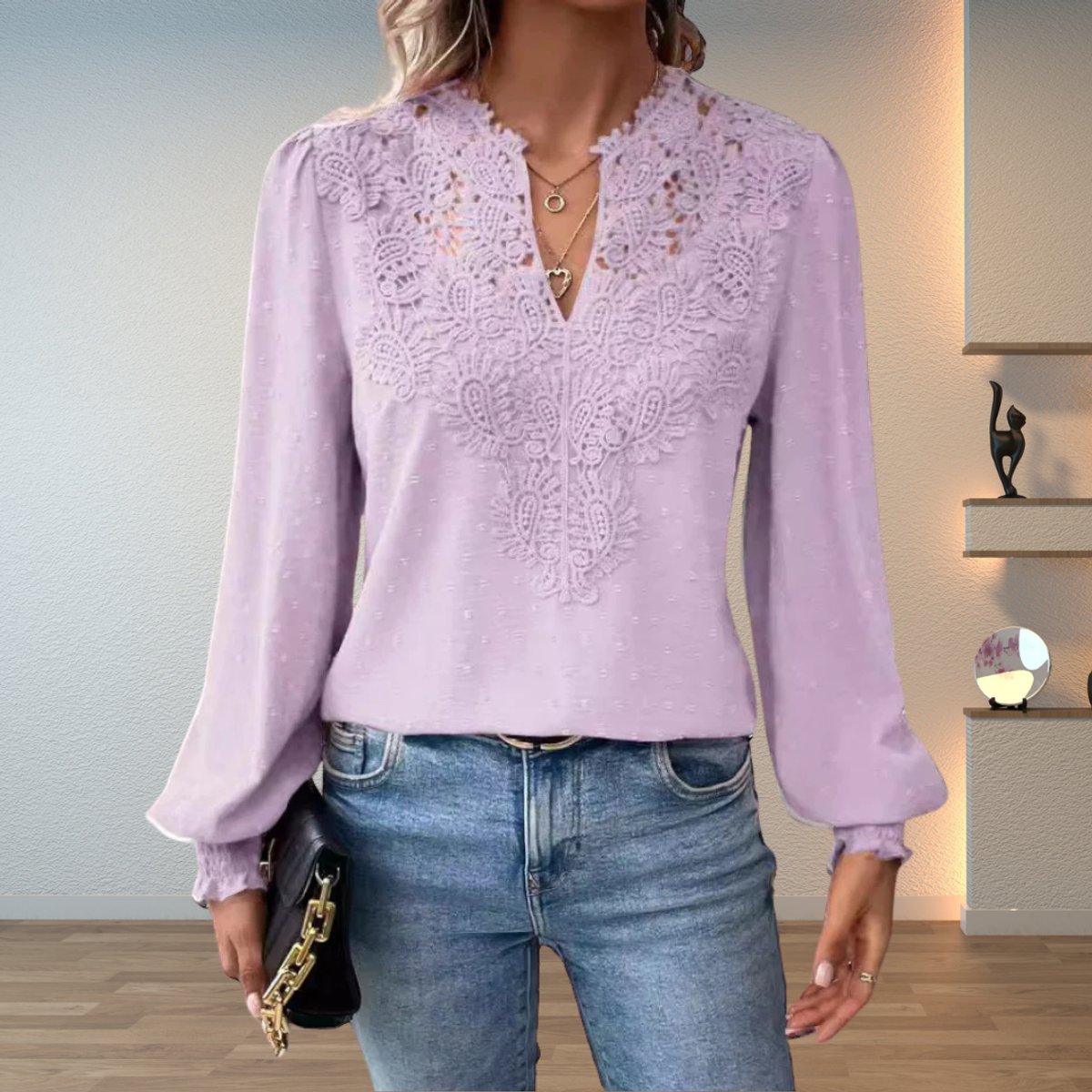 Blouse Femme Col V Dentelle – Manches Longues Poignets Smockés | Style Romantique & Raffiné
