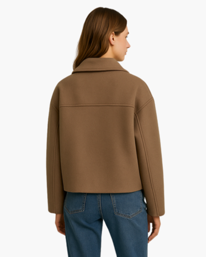 Veste courte femme à double boutonnage - coupe droite à revers élégants