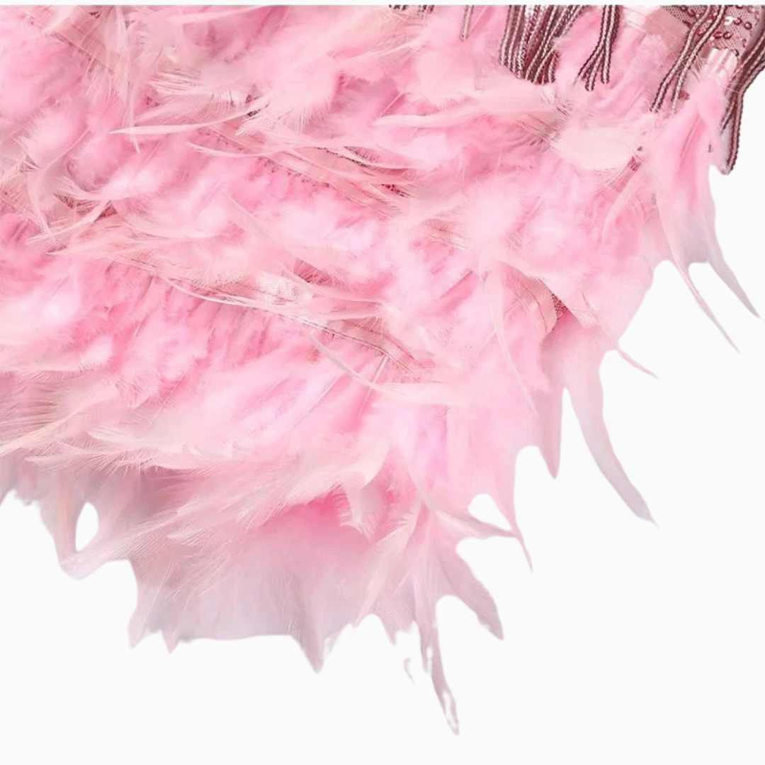 Robe Courte Femme Franges & Plumes – Bretelles Fines Col V | Look Soirée Glamour