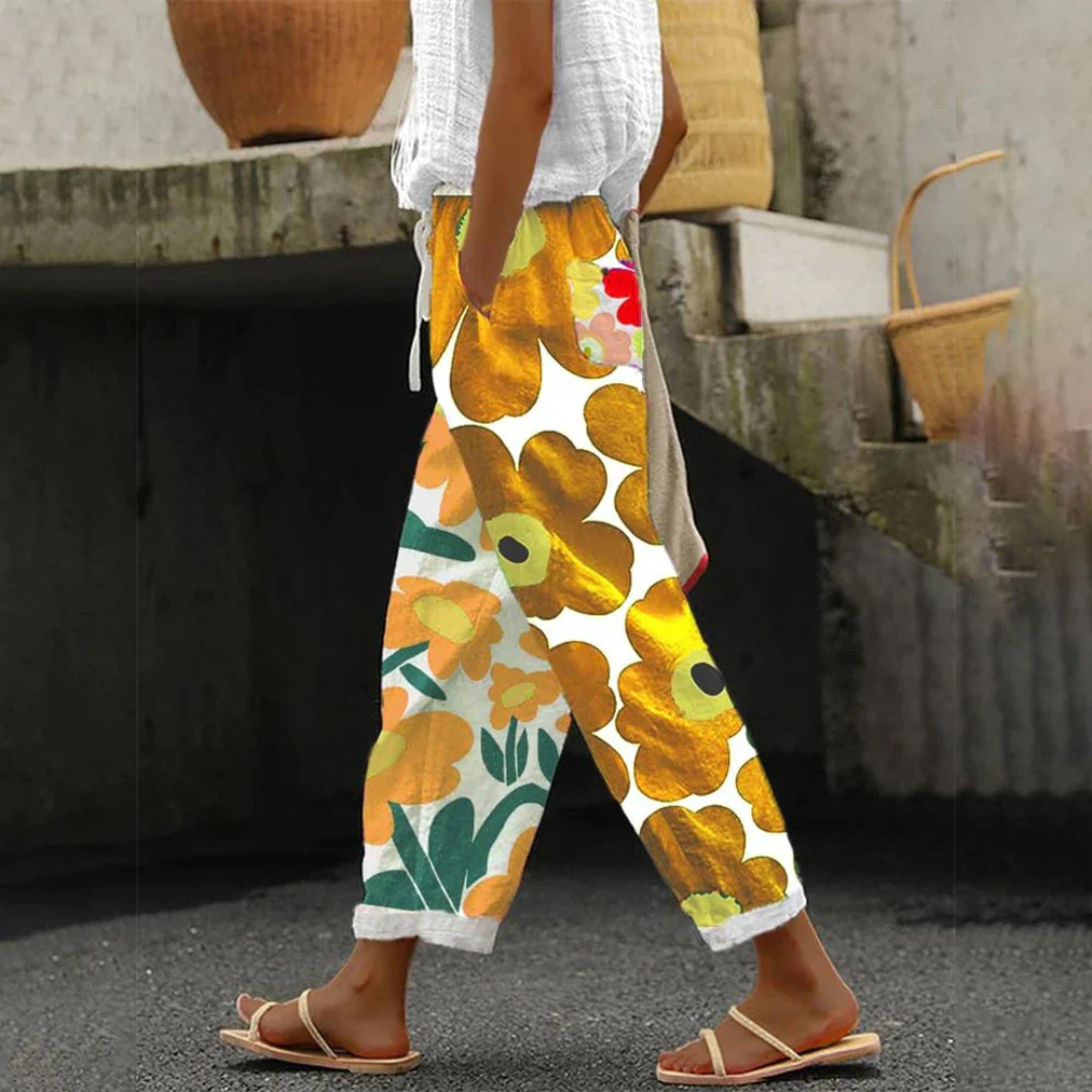 Anaïs pantalon femme à fleurs avec jambes droites et ourlet retroussé
