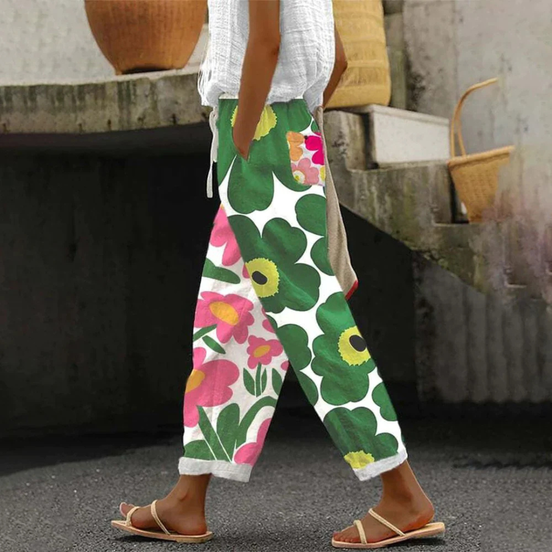 Anaïs pantalon femme à fleurs avec jambes droites et ourlet retroussé