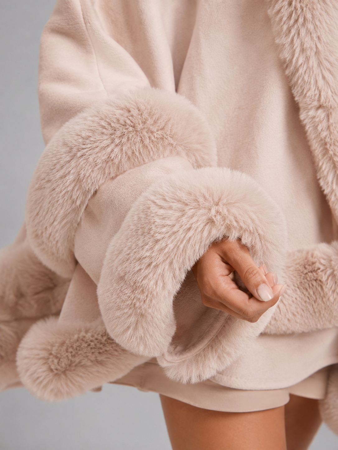 Cardigan Cape Femme Garniture Fourrure – Coupe Ample Douce | Élégance Cosy Hiver