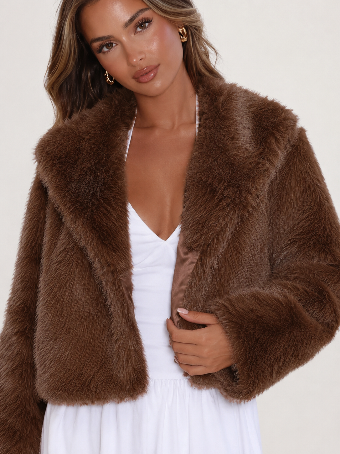 Veste Courte Femme Fourrure Synthétique Renard – Coupe Cropped | Glamour & Audace Hiver