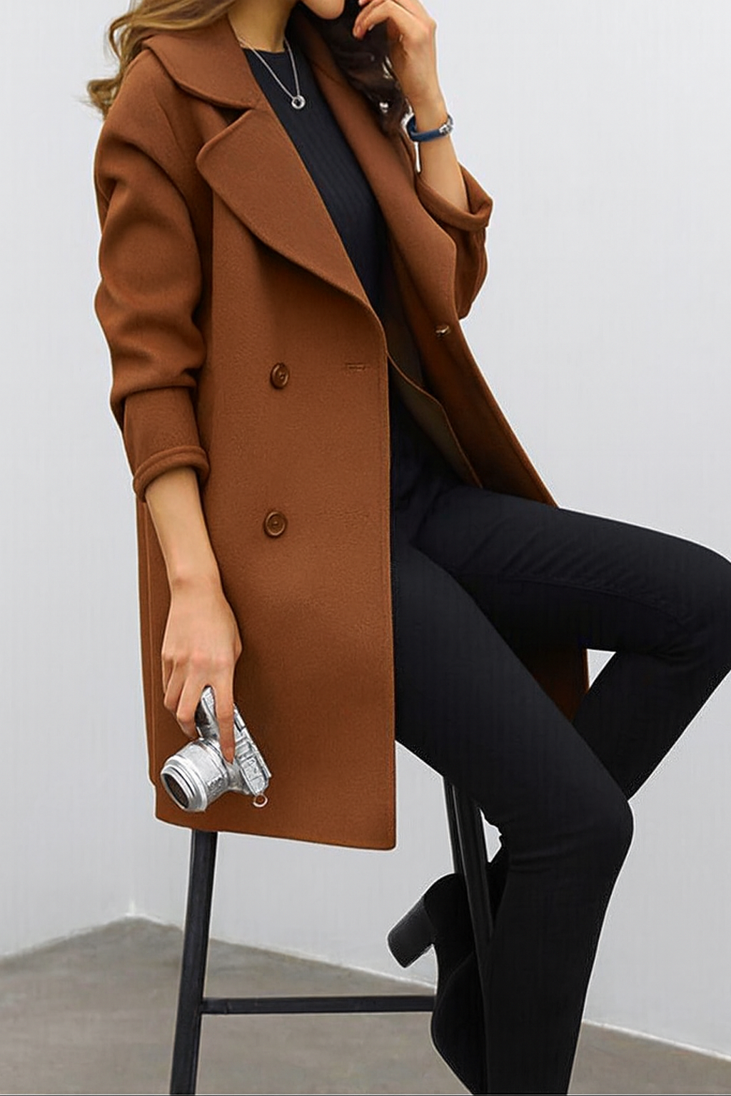 Manteau Femme Double Boutonnage Mi-Long – Revers Cranté Coupe Décontractée | Élégance Intemporelle