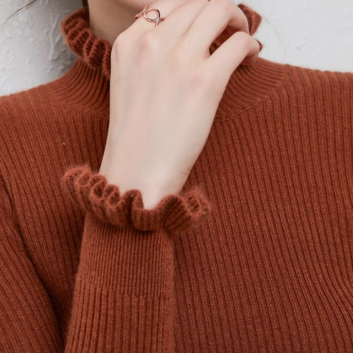 Pull Col Montant Femme Maille Côtelée à Volants – Coupe Ajustée Manches Longues | Élégance d'Hiver