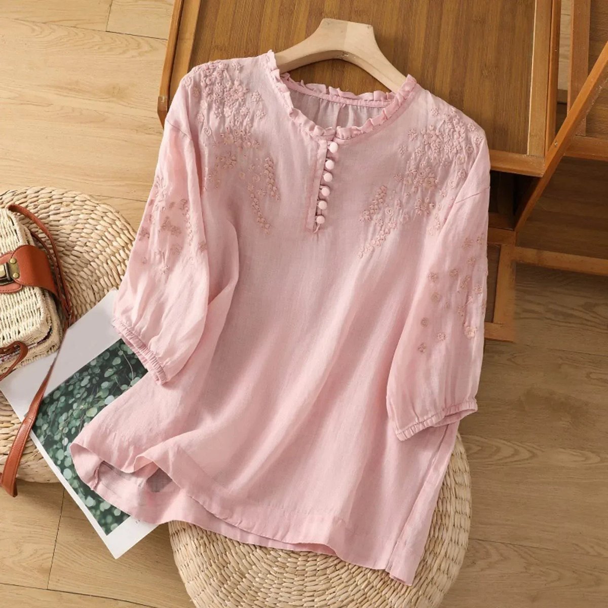 Blouse Femme Bohème Broderies Florales – Col Volants Manches 3/4 | Look Romantique & Estival
