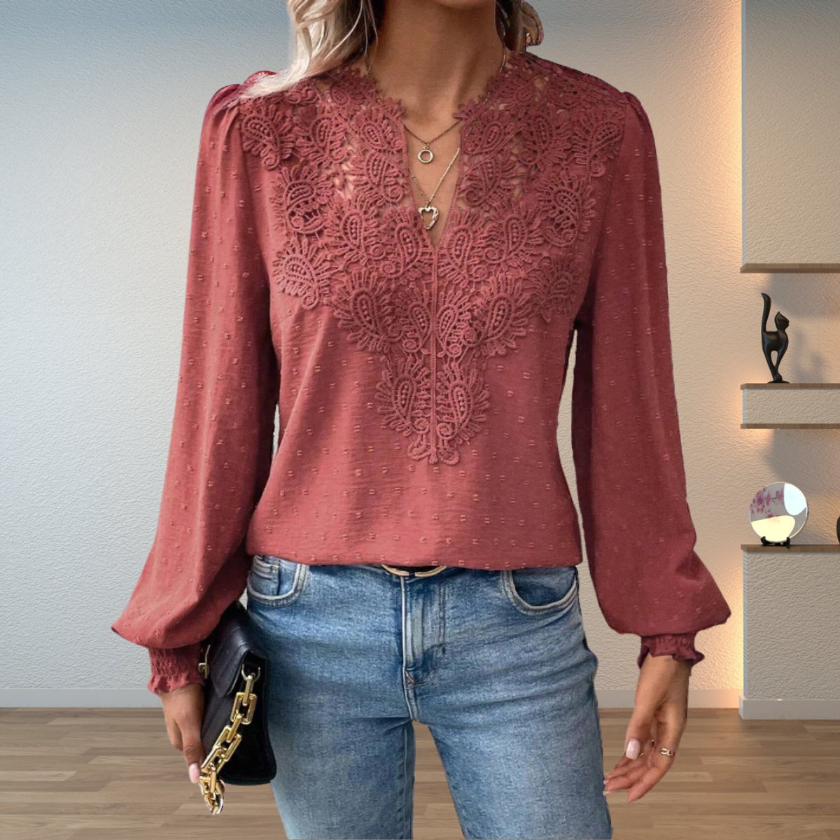 Blouse Femme Col V Dentelle – Manches Longues Poignets Smockés | Style Romantique & Raffiné