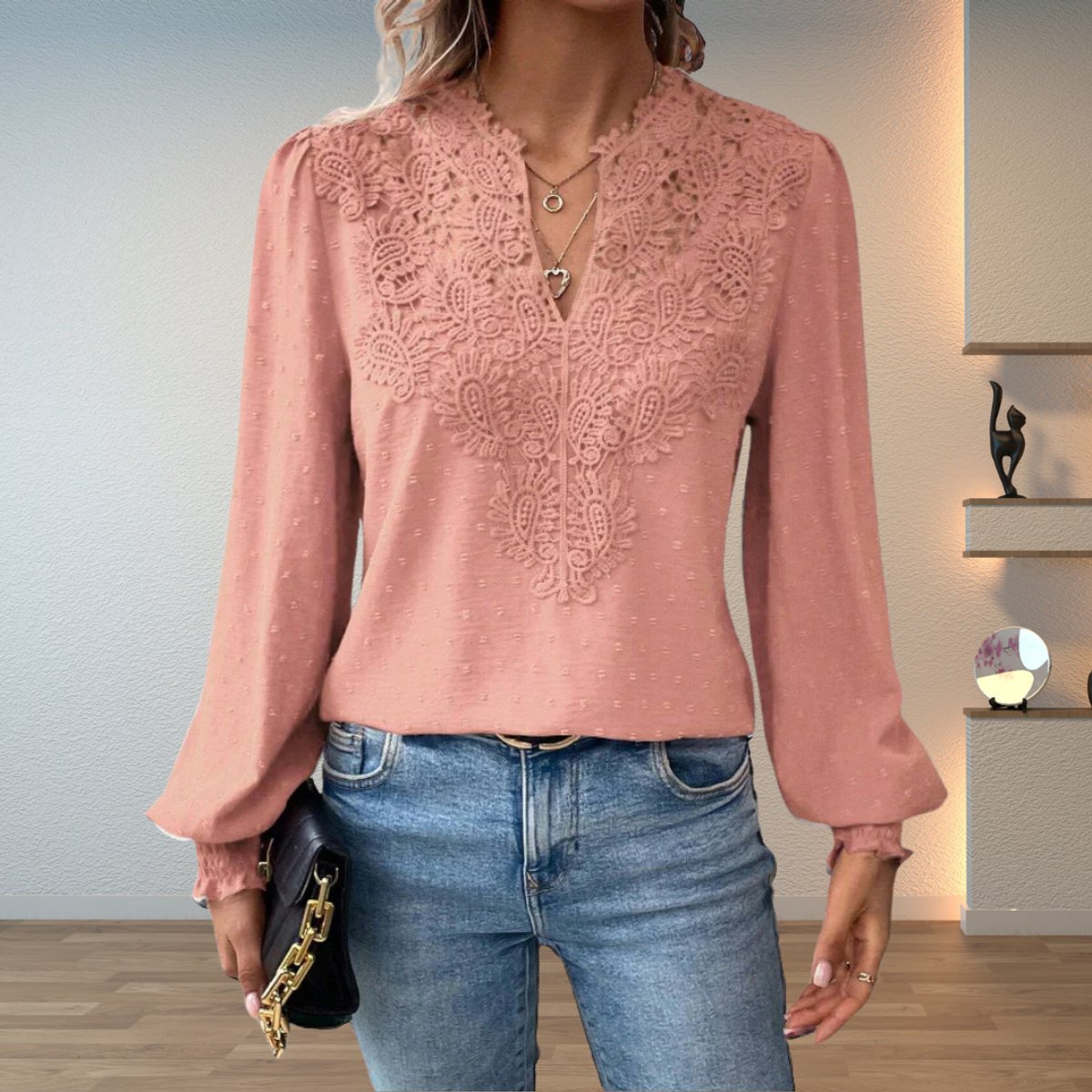 Blouse Femme Col V Dentelle – Manches Longues Poignets Smockés | Style Romantique & Raffiné